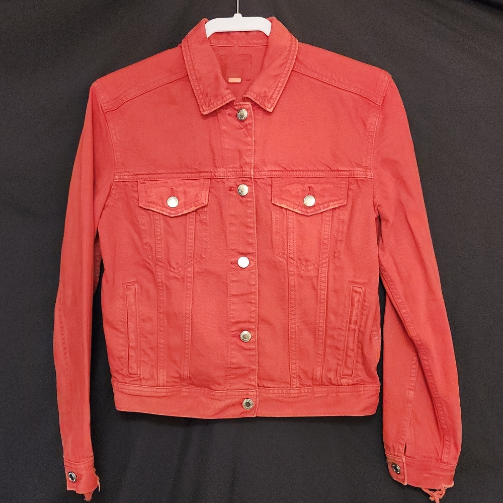 AMERICAN EAGLE OUTFITTERS DISTRESSED 100% COTTON DENIM TRUCKER JACKET- RED SZ. S